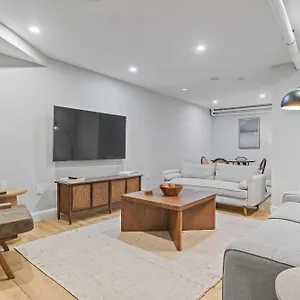Apartment Urban Haven Retreat, New York